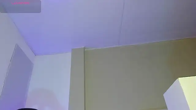 SofiaBrouw online show from October 2025 01:01:02 PM