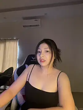 Snapshot of MiMi_0293 chatting on February 2026 05:44:01 AM MiMi 0293 online show from February 2026 05:44:01 AM