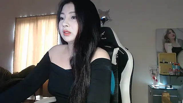 Snapshot of MiMi_0293 chatting on March 2026 02:26:01 AM MiMi 0293 online show from March 2026 02:26:01 AM