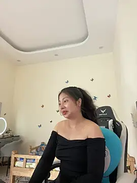 Snapshot of MiMi_0293 chatting on May 2026 01:44:02 AM MiMi 0293 online show from May 2026 01:44:02 AM
