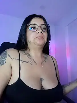 Snapshot of Devilsweet17 chatting on February 2025 03:10:02 AM Devilsweet17 online show from February 2025 03:10:02 AM