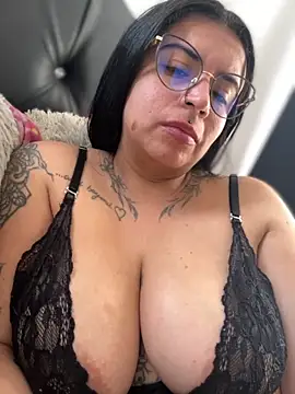 Snapshot of Devilsweet17 chatting on September 2025 03:17:02 PM Devilsweet17 online show from September 2025 03:17:02 PM