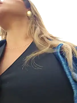 Karen San Miguel online show from October 2025 08:04:02 PM