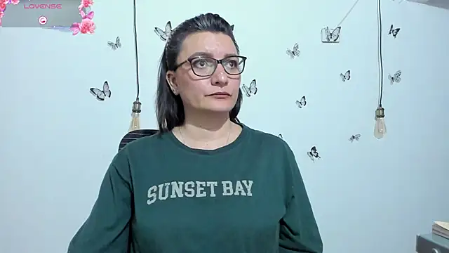 Snapshot of Amie_Adams82_ chatting on December 2025 06:26:01 PM Amie Adams82 online show from December 2025 06:26:01 PM