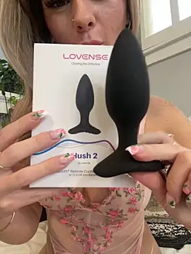 LoveShae  online show from December 2024 05:55:01 PM