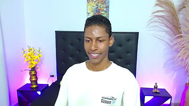 maiki18  online show from October 2025 02:02:02 PM