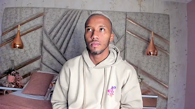 Snapshot of JamesParck chatting on February 2025 12:12:01 PM JamesParck online show from February 2025 12:12:01 PM