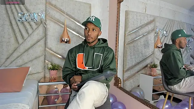 Snapshot of JamesParck chatting on February 2025 12:11:01 PM JamesParck online show from February 2025 12:11:01 PM