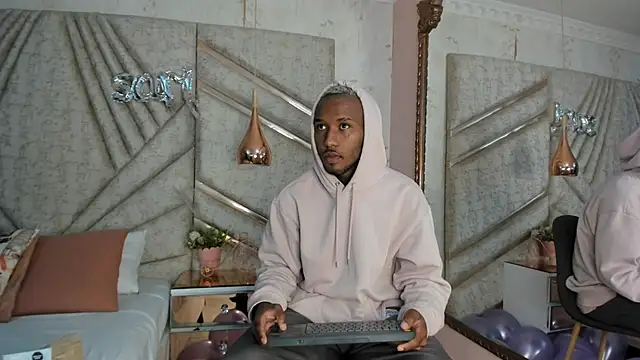 Snapshot of JamesParck chatting on February 2025 12:25:02 PM JamesParck online show from February 2025 12:25:02 PM