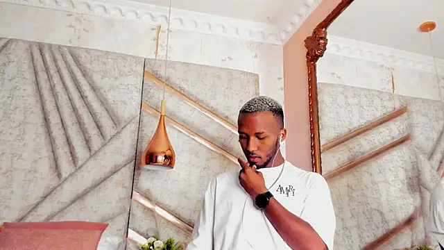 Snapshot of JamesParck chatting on March 2025 12:01:01 PM JamesParck online show from March 2025 12:01:01 PM