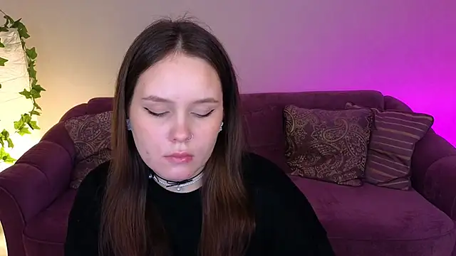 miki miki cutie  online show from January 2025 08:00:01 PM