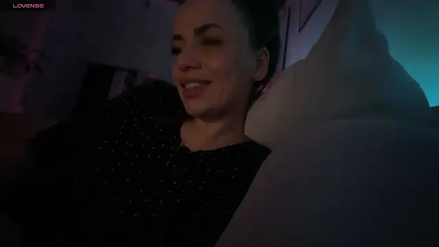 Snapshot of MyPhoenix chatting on October 2025 06:50:02 PM MyPhoenix online show from October 2025 06:50:02 PM