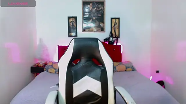 AdharaaMoon online show from December 2025 12:47:02 PM