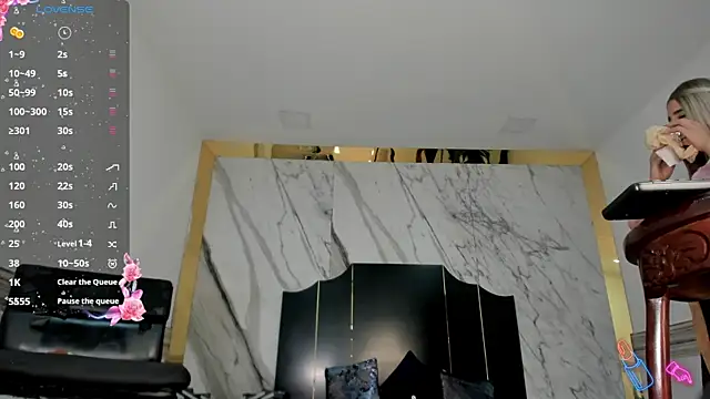 Victtoria Parker online show from September 2025 01:04:01 PM