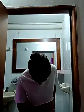 Leslly  online show from January 2025 02:09:02 AM