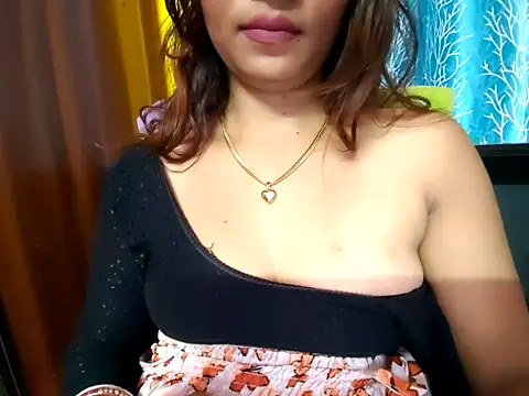 cutesoma2 online show from November 2025 05:56:01 PM