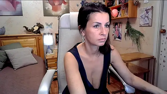 Snapshot of Kendra_Mom chatting on October 2025 07:49:02 AM Kendra Mom online show from October 2025 07:49:02 AM