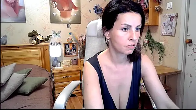 Snapshot of Kendra_Mom chatting on May 2026 01:06:01 PM Kendra Mom online show from May 2026 01:06:01 PM