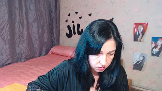 Snapshot of JillStevens chatting on October 2025 12:44:01 AM JillStevens online show from October 2025 12:44:01 AM