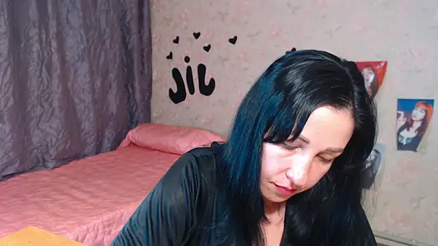 Snapshot of JillStevens chatting on November 2025 12:23:01 AM JillStevens online show from November 2025 12:23:01 AM