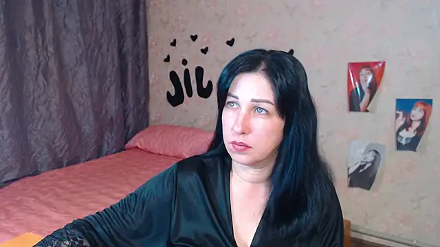 Snapshot of JillStevens chatting on November 2025 04:01:02 AM JillStevens online show from November 2025 04:01:02 AM