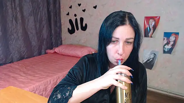 Snapshot of JillStevens chatting on November 2025 09:36:01 PM JillStevens online show from November 2025 09:36:01 PM