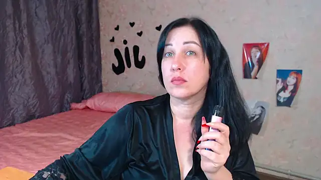 Snapshot of JillStevens chatting on November 2025 04:00:02 AM JillStevens online show from November 2025 04:00:02 AM