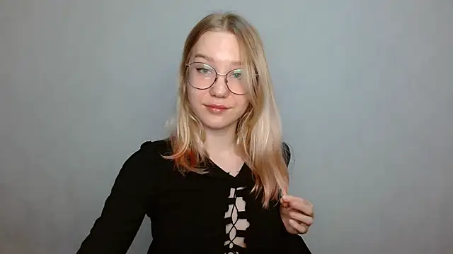 Snapshot of cindi_hot chatting on February 2025 12:05:02 PM cindi hot online show from February 2025 12:05:02 PM