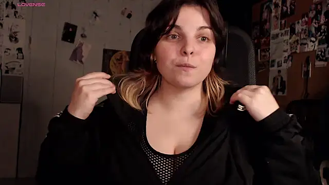 Snapshot of Saya_sweet chatting on November 2025 09:08:01 PM Saya sweet online show from November 2025 09:08:01 PM