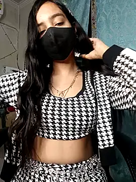 Parinaaz18 online show from December 2025 02:07:02 AM