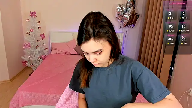 Snapshot of SusieMorris chatting on December 2024 05:14:02 AM SusieMorris online show from December 2024 05:14:02 AM