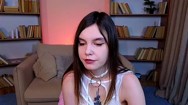 Snapshot of SusieMorris chatting on January 2025 01:54:01 AM SusieMorris online show from January 2025 01:54:01 AM