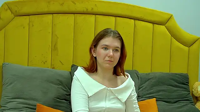 LessySmith online show from October 2025 04:24:01 AM