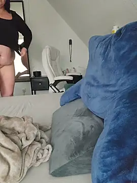 -BonnieBlack- online show from April 2026 06:08:01 AM