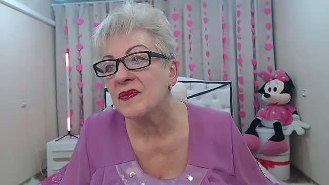 KayleSmoll online show from February 2026 07:39:01 PM