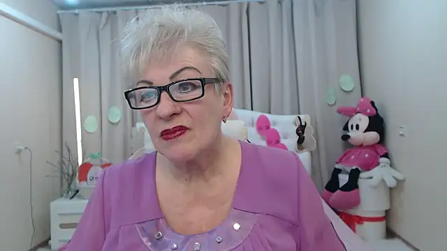 KayleSmoll online show from April 2026 06:49:02 PM