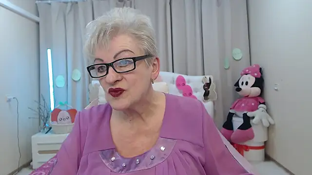 KayleSmoll online show from April 2026 06:50:01 PM