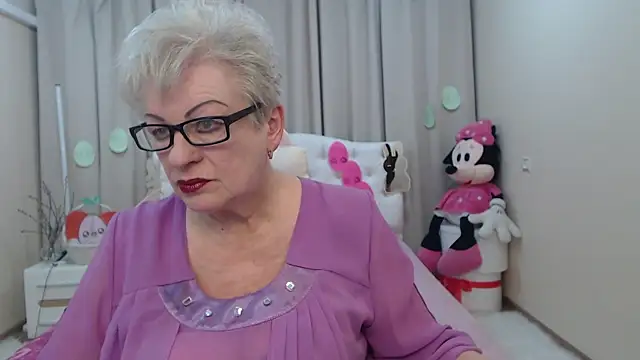 KayleSmoll online show from April 2026 06:38:01 PM