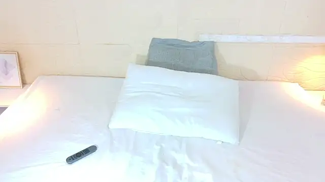 Shamiraa moore online show from October 2025 08:26:01 PM