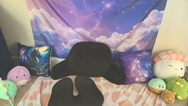 MilkyBunny online show from April 2026 05:17:01 PM