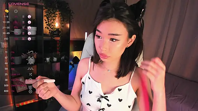 Snapshot of sensualily chatting on November 2025 03:33:01 PM sensualily online show from November 2025 03:33:01 PM