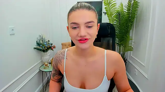 SelenaeMoore online show from November 2025 04:45:02 AM