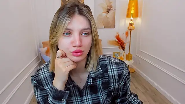 SelenaeMoore online show from April 2026 03:38:01 AM