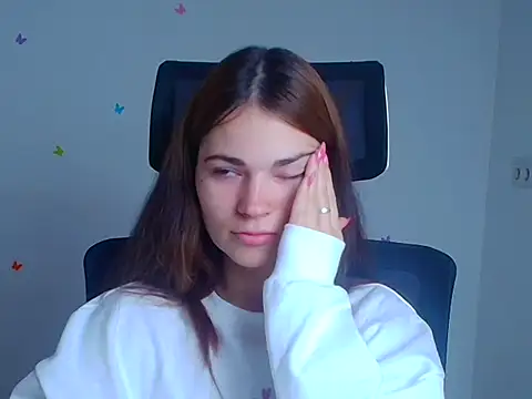 Snapshot of Loon_Amore chatting on November 2025 06:58:02 AM Loon Amore online show from November 2025 06:58:02 AM