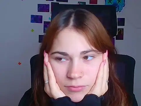 Snapshot of Loon_Amore chatting on November 2025 06:47:02 AM Loon Amore online show from November 2025 06:47:02 AM