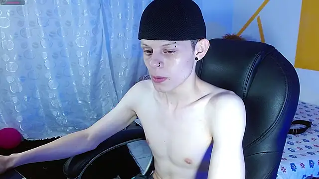 Snapshot of Matthew_Boy_ chatting on December 2024 08:13:01 AM Matthew Boy  online show from December 2024 08:13:01 AM