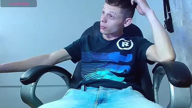 Snapshot of Matthew_Boy_ chatting on February 2025 04:07:01 AM Matthew Boy  online show from February 2025 04:07:01 AM