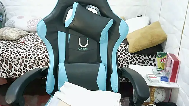 Snapshot of Mendoza_Amaranata chatting on January 2025 06:56:02 PM Mendoza Amaranata online show from January 2025 06:56:02 PM