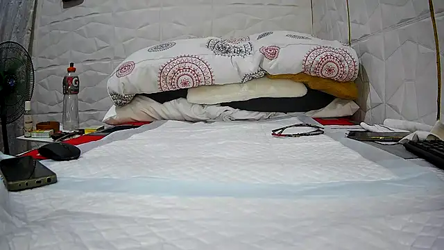 Snapshot of Mendoza_Amaranata chatting on September 2025 09:14:02 PM Mendoza Amaranata online show from September 2025 09:14:02 PM