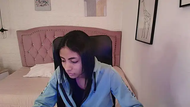 Snapshot of shaneelle chatting on November 2025 03:12:01 AM shaneelle online show from November 2025 03:12:01 AM